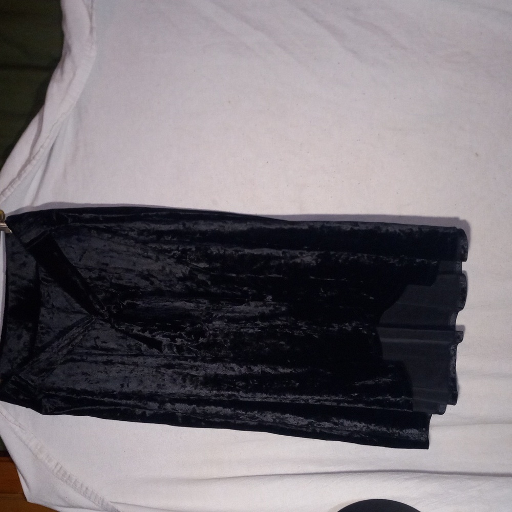 Nwt Torrid 2XL (18-20) velvet faux wrap skirt